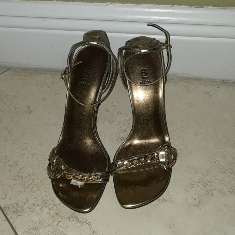 Bakers gold pumps